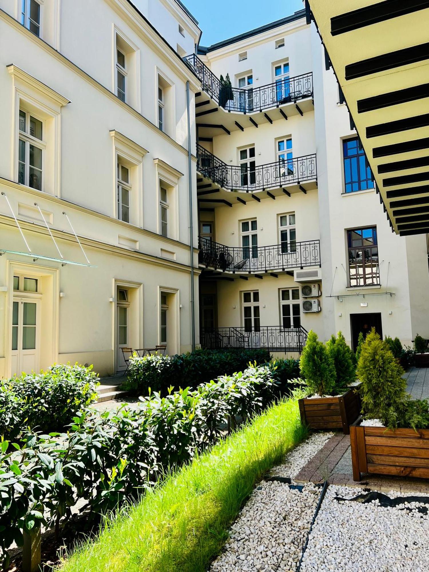 Atrium - Old Town Luxury Apartments - By Upstairs كراكوفيا المظهر الخارجي الصورة