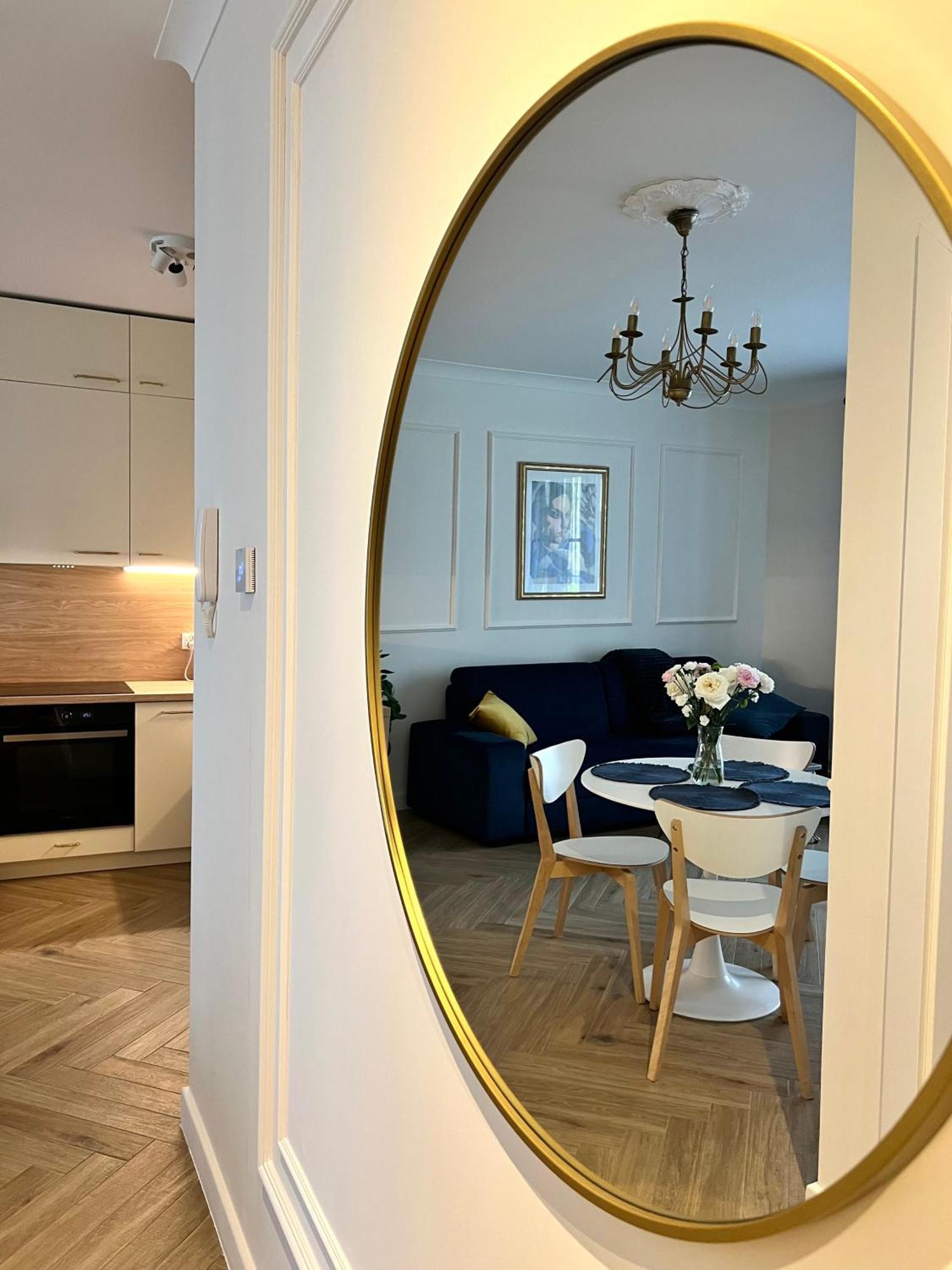 Atrium - Old Town Luxury Apartments - By Upstairs كراكوفيا المظهر الخارجي الصورة