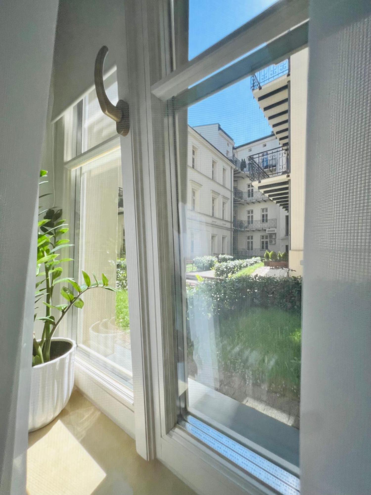 Atrium - Old Town Luxury Apartments - By Upstairs كراكوفيا المظهر الخارجي الصورة