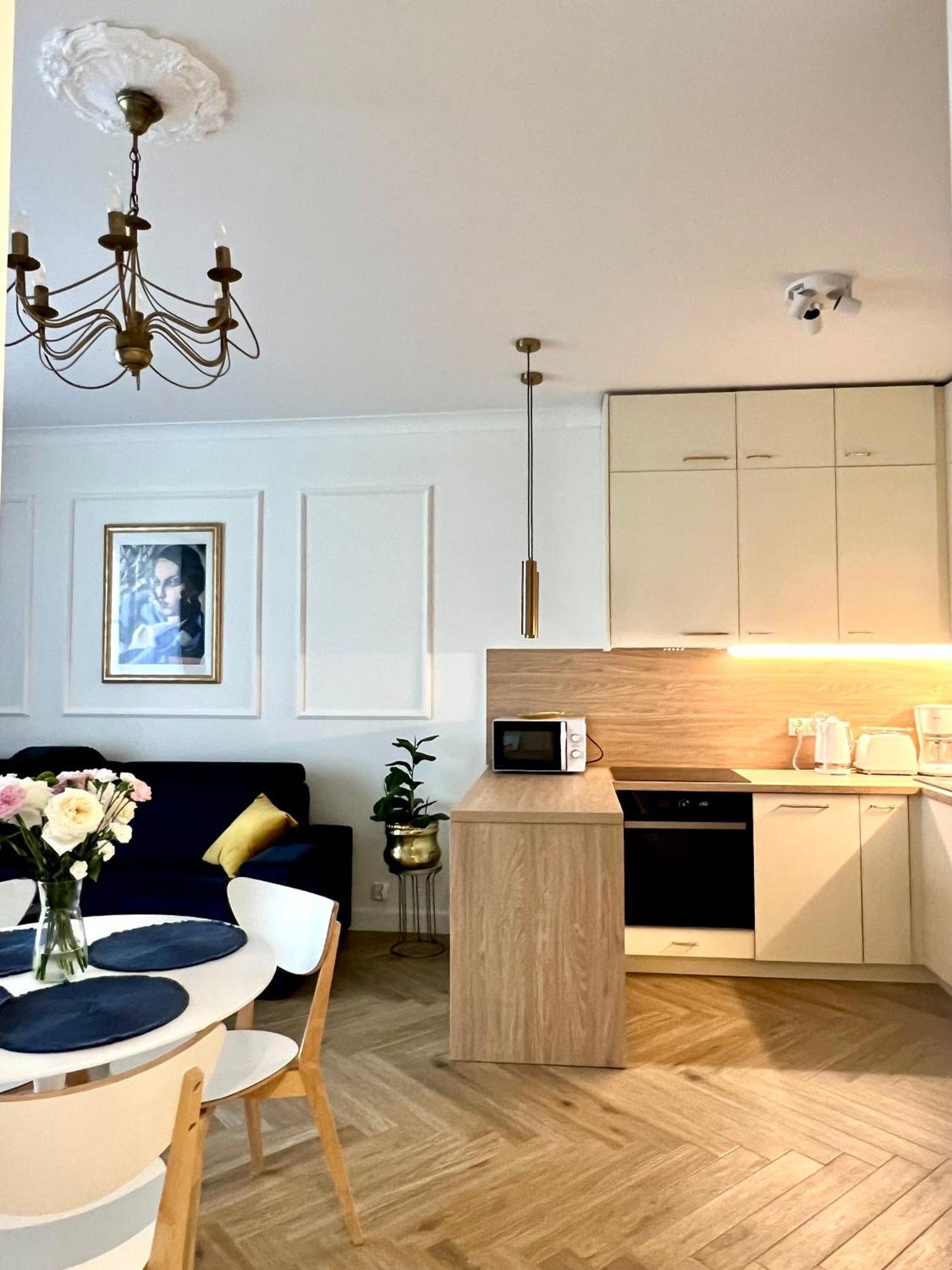 Atrium - Old Town Luxury Apartments - By Upstairs كراكوفيا المظهر الخارجي الصورة